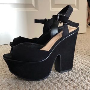 iDoré Black Platforms